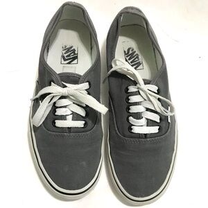 Vans Classic Old Skool Low Sneakers in Gray Men’s Size 7.5 Women’s Size 9